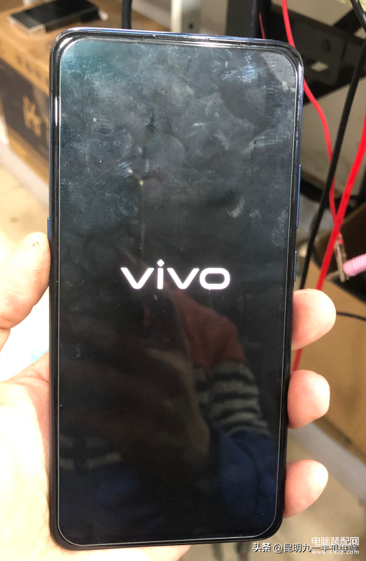 vivo手机死机了开不了机咋办-第1张图片-王尘宇